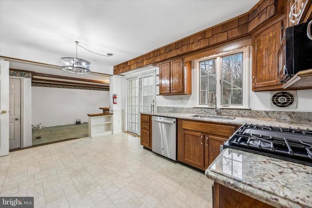 34 WHITE BIRCH RD, Blackwood, NJ 08012