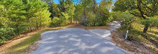 201 Hunter Hollow, Waveland, MS 39576