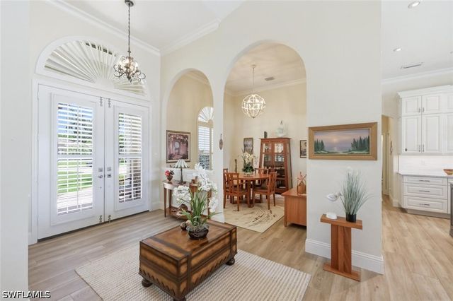 2076 Imperial CIR, Naples, FL 34110