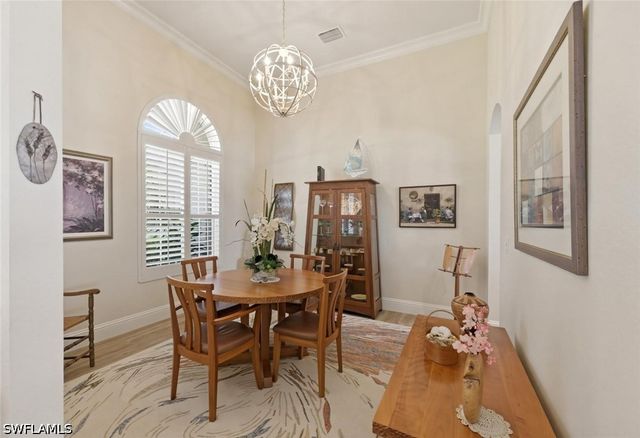 2076 Imperial CIR, Naples, FL 34110