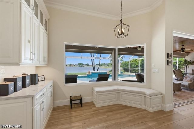 2076 Imperial CIR, Naples, FL 34110