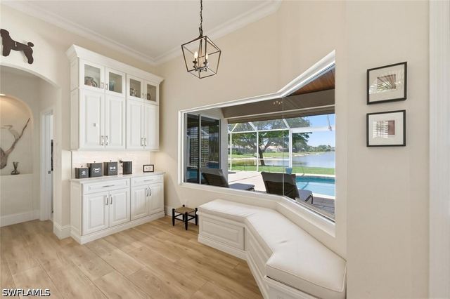 2076 Imperial CIR, Naples, FL 34110