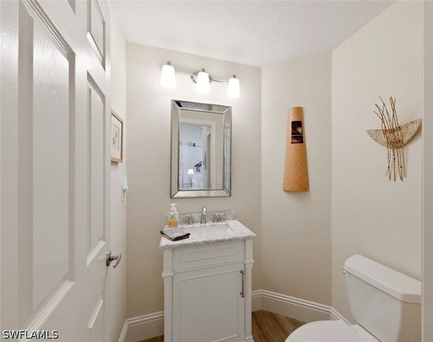 2076 Imperial CIR, Naples, FL 34110