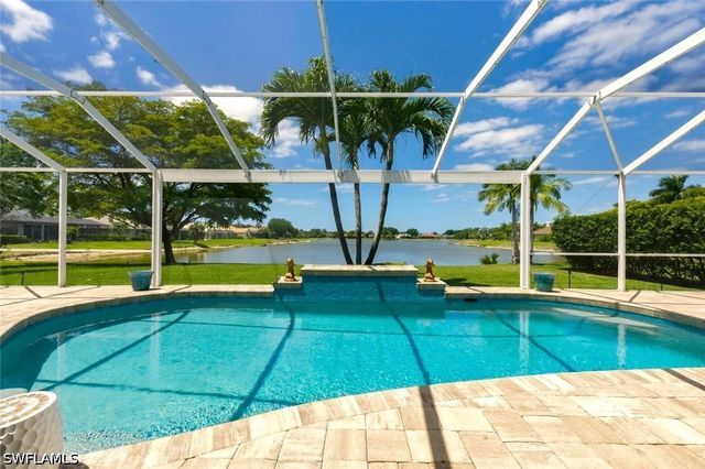 2076 Imperial CIR, Naples, FL 34110