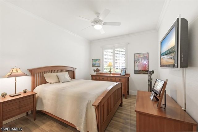 2076 Imperial CIR, Naples, FL 34110