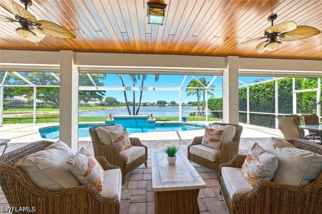 2076 Imperial CIR, Naples, FL 34110