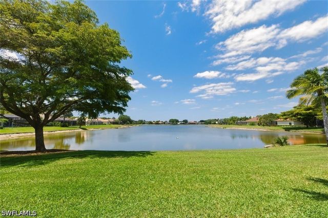 2076 Imperial CIR, Naples, FL 34110