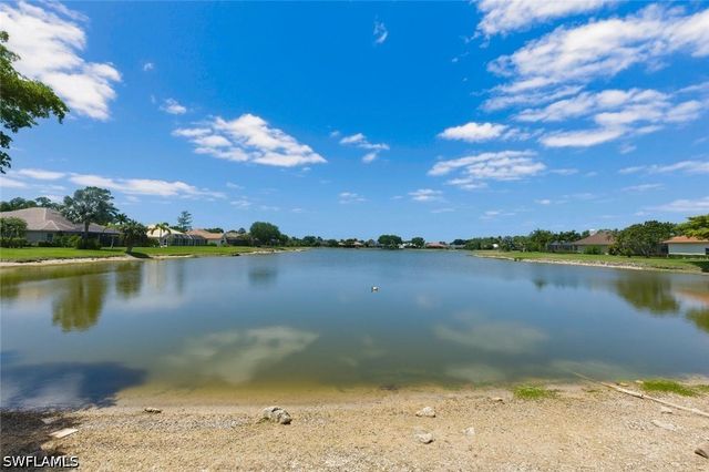 2076 Imperial CIR, Naples, FL 34110