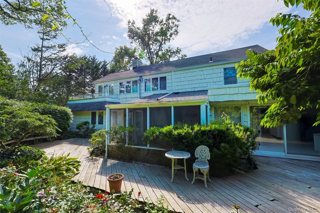 2 W Woods Road, Great Neck, NY 11020