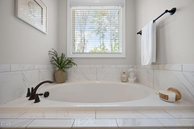 416 Hopwood Way, Apex, NC 27523