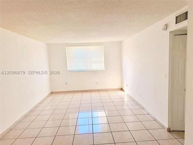 606 W 81st St 320, Hialeah, FL 33014