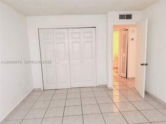 606 W 81st St 320, Hialeah, FL 33014