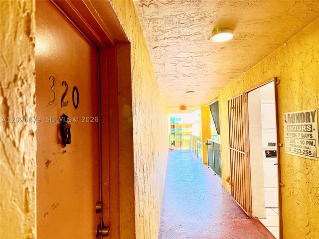 606 W 81st St 320, Hialeah, FL 33014