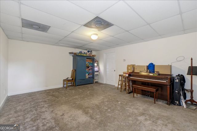 16 Berkshire Drive NW, Cartersville, GA 30120