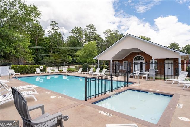16 Berkshire Drive NW, Cartersville, GA 30120