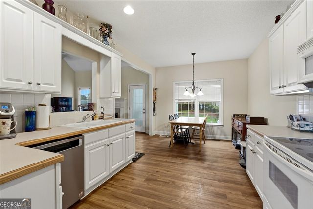 16 Berkshire Drive NW, Cartersville, GA 30120
