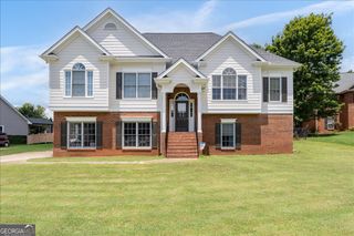 16 Berkshire Drive NW, Cartersville, GA 30120