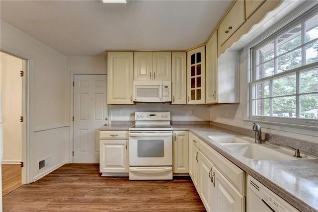 3318 Shorelake Drive, Tucker, GA 30084