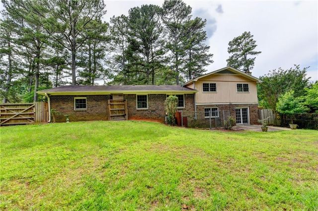 3318 Shorelake Drive, Tucker, GA 30084