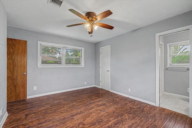 111 Carnation Street, Lake Jackson, TX 77566