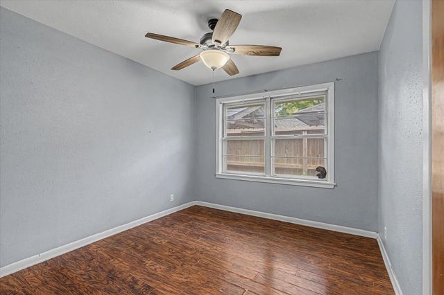 111 Carnation Street, Lake Jackson, TX 77566