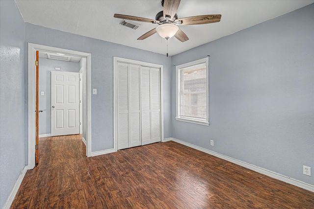 111 Carnation Street, Lake Jackson, TX 77566
