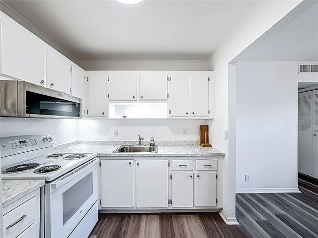 202 BEDFORD TRAIL 103, Sun City Center, FL 33573