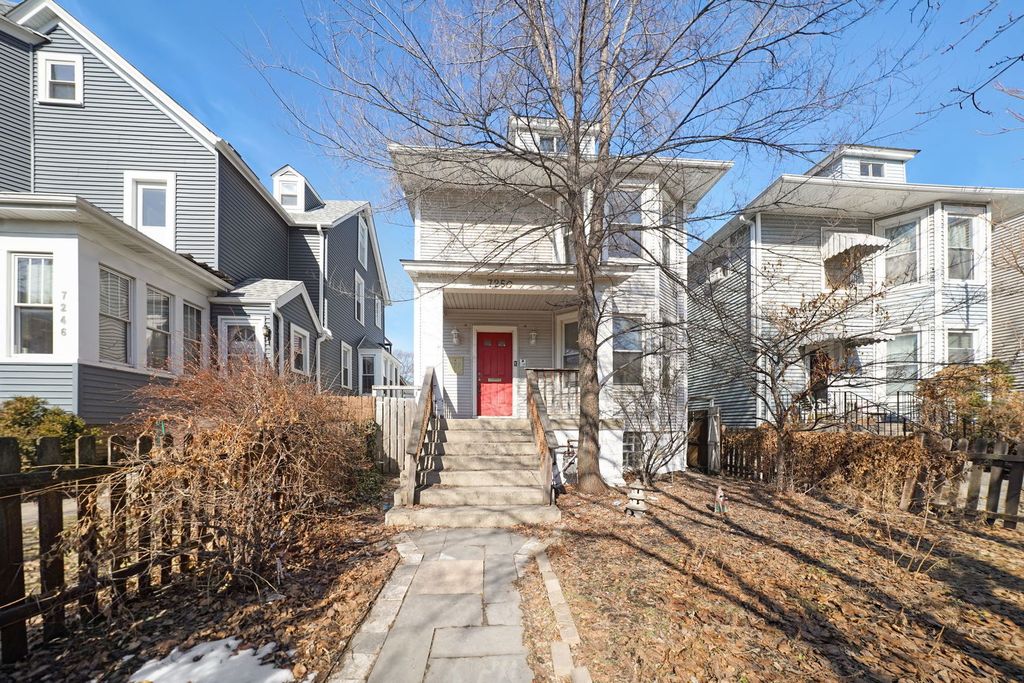 7250 N Rogers Avenue 1, Chicago, IL 60645