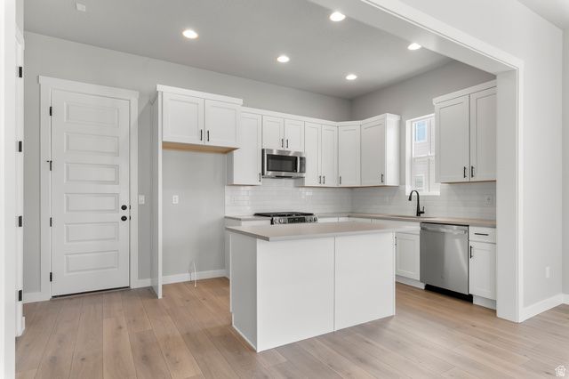 7021 W HIDDEN HILLS WAY, West Jordan, UT 84081
