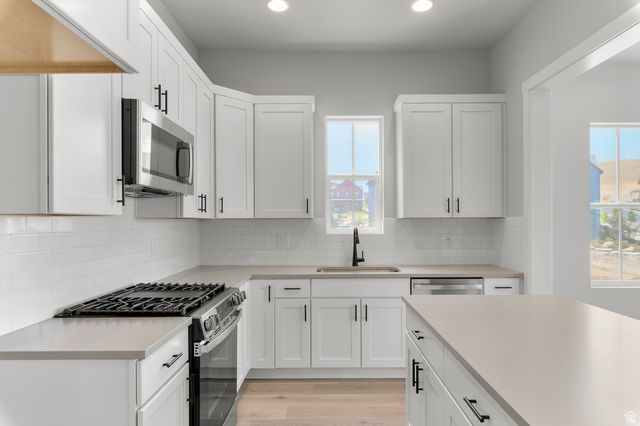 7021 W HIDDEN HILLS WAY, West Jordan, UT 84081