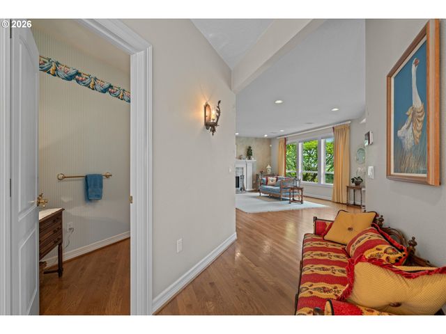 2328 OAKHURST Ln, Lake Oswego, OR 97034