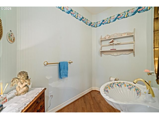 2328 OAKHURST Ln, Lake Oswego, OR 97034