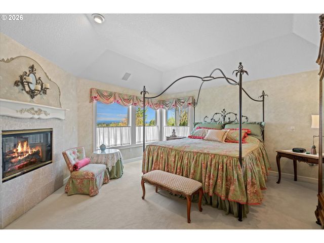 2328 OAKHURST Ln, Lake Oswego, OR 97034