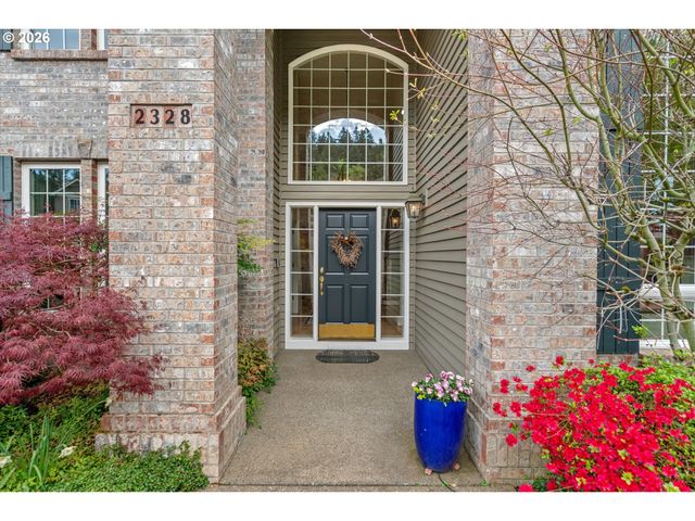 2328 OAKHURST Ln, Lake Oswego, OR 97034