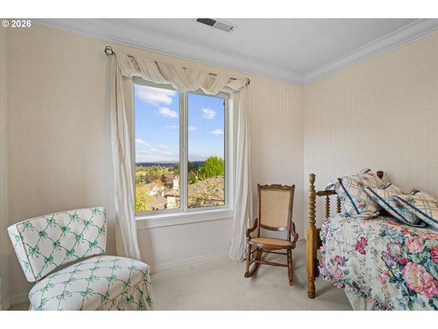 2328 OAKHURST Ln, Lake Oswego, OR 97034