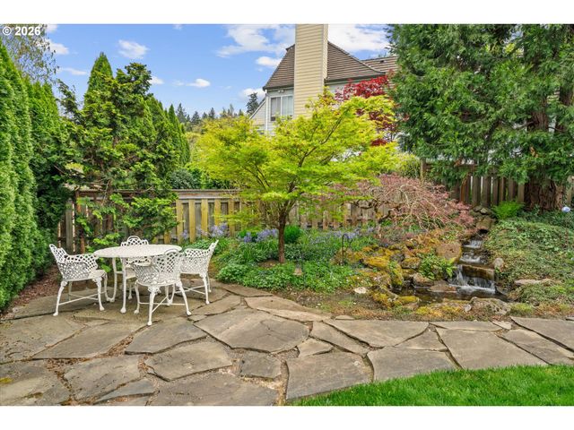 2328 OAKHURST Ln, Lake Oswego, OR 97034