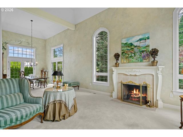 2328 OAKHURST Ln, Lake Oswego, OR 97034