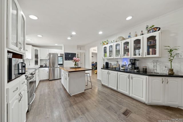 130 CR 3826, San Antonio, TX 78253