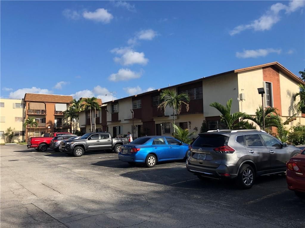 21 SW 109th Avenue 2B, Miami, FL 33174