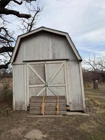 1823 W Highland Street, Shawnee, OK 74801