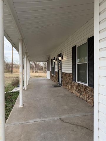 1823 W Highland Street, Shawnee, OK 74801