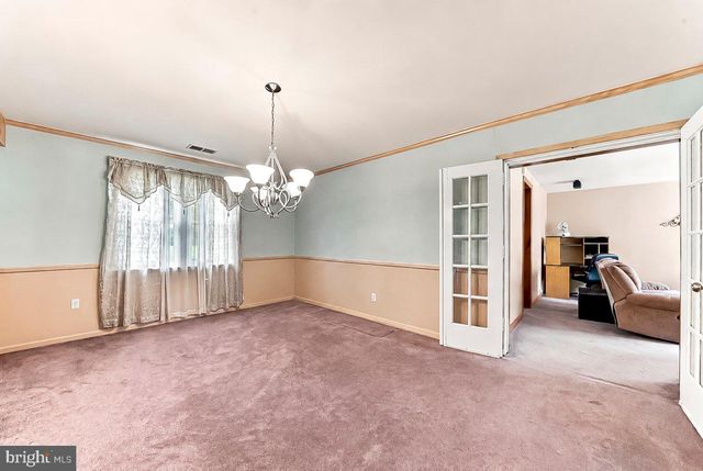 320 E KNOWLES AVE, Glenolden, PA 19036
