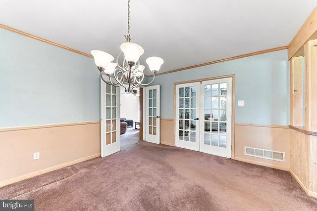 320 E KNOWLES AVE, Glenolden, PA 19036