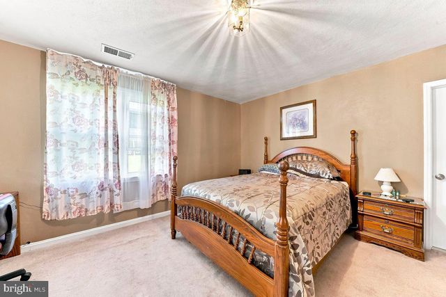 320 E KNOWLES AVE, Glenolden, PA 19036