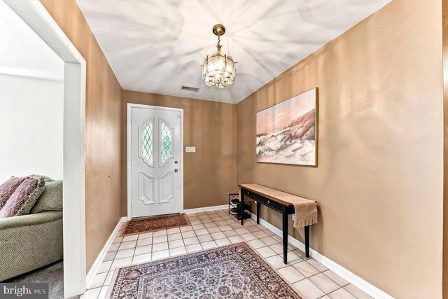 320 E KNOWLES AVE, Glenolden, PA 19036