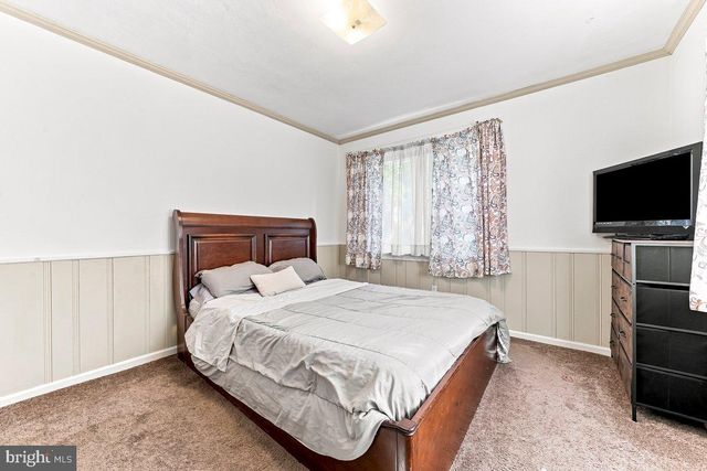 320 E KNOWLES AVE, Glenolden, PA 19036
