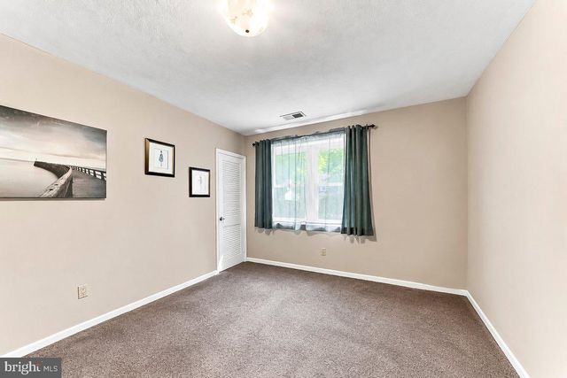 320 E KNOWLES AVE, Glenolden, PA 19036