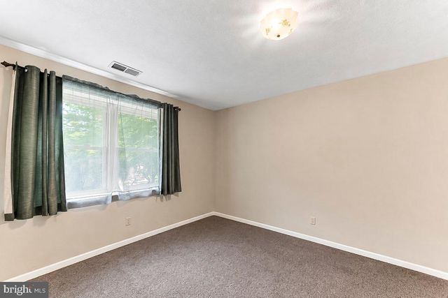 320 E KNOWLES AVE, Glenolden, PA 19036