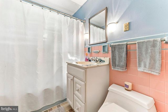 320 E KNOWLES AVE, Glenolden, PA 19036