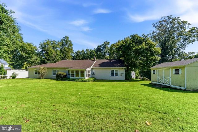 320 E KNOWLES AVE, Glenolden, PA 19036